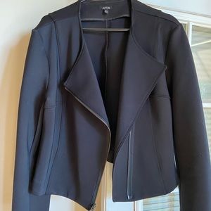 Long sleeve cropped black jacket